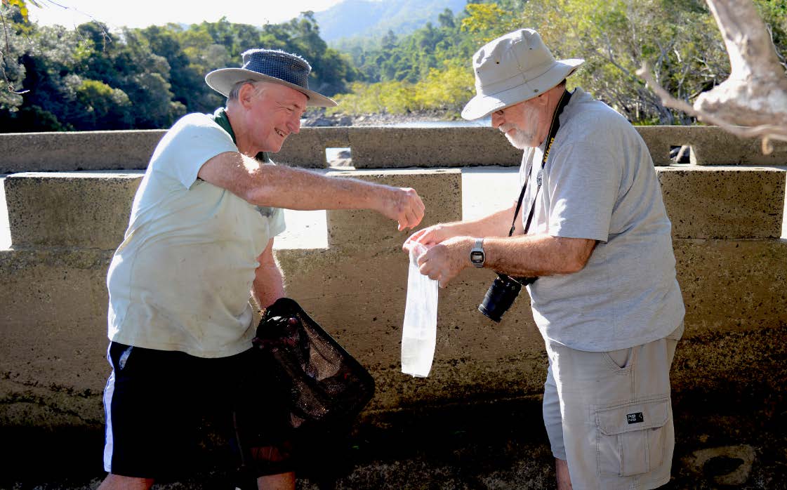 Bruce 'Doc' Hansen and Gunther Schmida at the Mulgrave River, Queensland